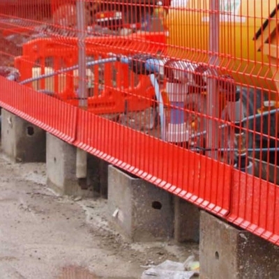 Самостоятельный барьер защиты края с самонесущим основанием