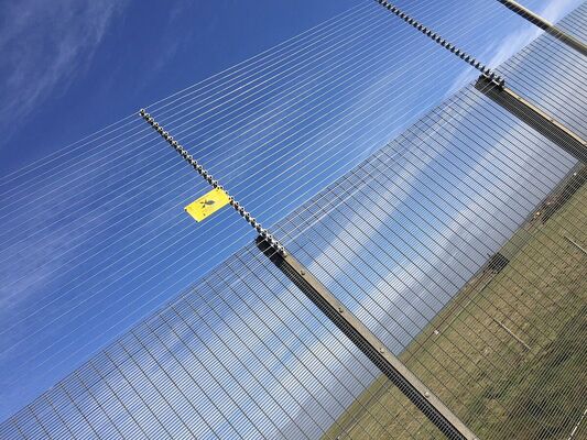 Все сезоны электрический охранный забор Низкое содержание Антикоррозия